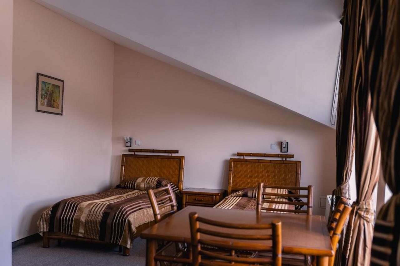 Hotel Orbel Dobrinishte Esterno foto